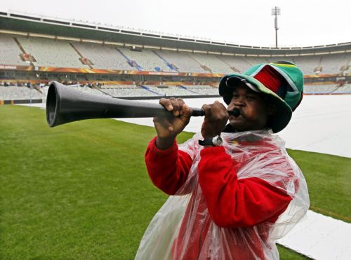 Ξεκινά στη Νότια Αφρική το Μουντιάλ της… βουβουζέλας
