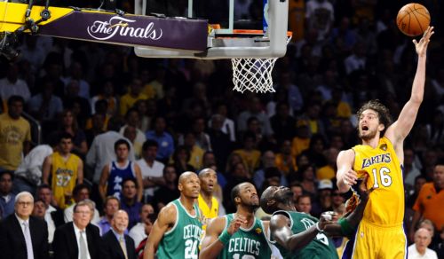 Ισοφάρισαν οι Λέικερς, 3-3 στις νίκες τους Σελτικς