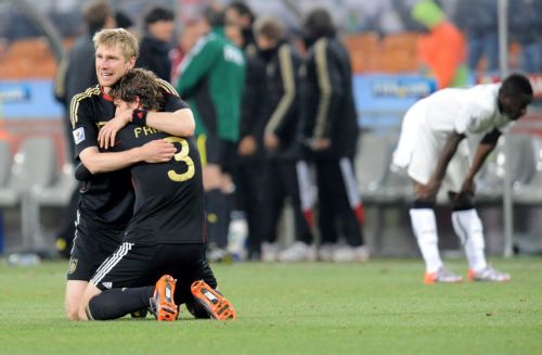 «Παρέα» προκρίθηκαν Γερμανία και Γκάνα παρά τη νίκη της πρώτης