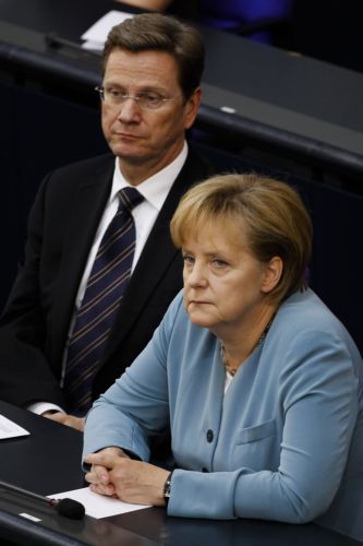 Δεν πιστεύουν οι Γερμανοί πως η Μέρκελ ελέγχει τις ισορροπίες στην κυβέρνησή της