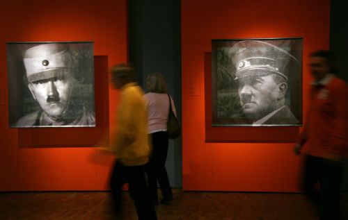 Άσκηση ισορροπίας η πρώτη γερμανική έκθεση για τον Χίτλερ