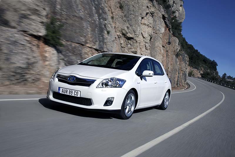 Toyota Auris HSD: Απλώς… υβριδικό
