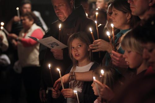 Στη Βηθλεέμ χιλιάδες πιστοί για τον εορτασμό των Χριστουγέννων