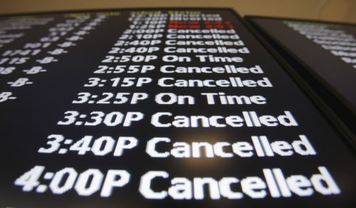 Κόπασε η κακοκαιρία στις ΗΠΑ, επαναλειτουργούν τα αεροδρόμια της Νέας Υόρκης