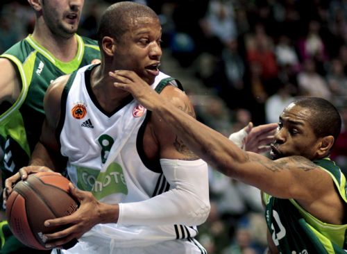 Ο Παναθηναϊκός νίκησε 77-61 τη Μάλαγα και παίζει κόντρα στη Μπαρτσελόνα