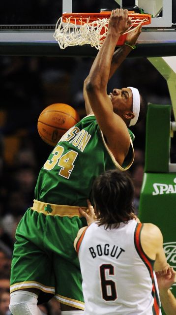 Εύκολες νίκες για Σέλτικ, Μάτζικ, τέλος στο σερί του Λοβ