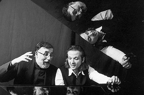 Μικρούτσικος και Θηβαίος επιστρέφουν τον Μάιο στο Σταυρό του Νότου