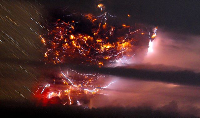 Εξωπραγματικές εικόνες από το ξύπνημα ηφαιστείου στη Χιλή