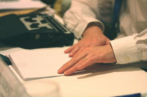 Έλεγχοι σε δώδεκα περιοχές της χώρας για τα επιδόματα τυφλότητας