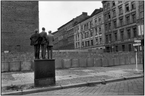 Πενήντα χρόνια πριν, το Τείχος άρχισε να χωρίζει το Βερολίνο