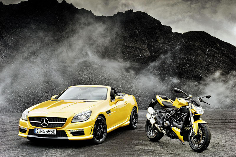 «Ηφαίστεια» Mercedes-Benz SLK 55 AMG και Ducati Streetfighter 848