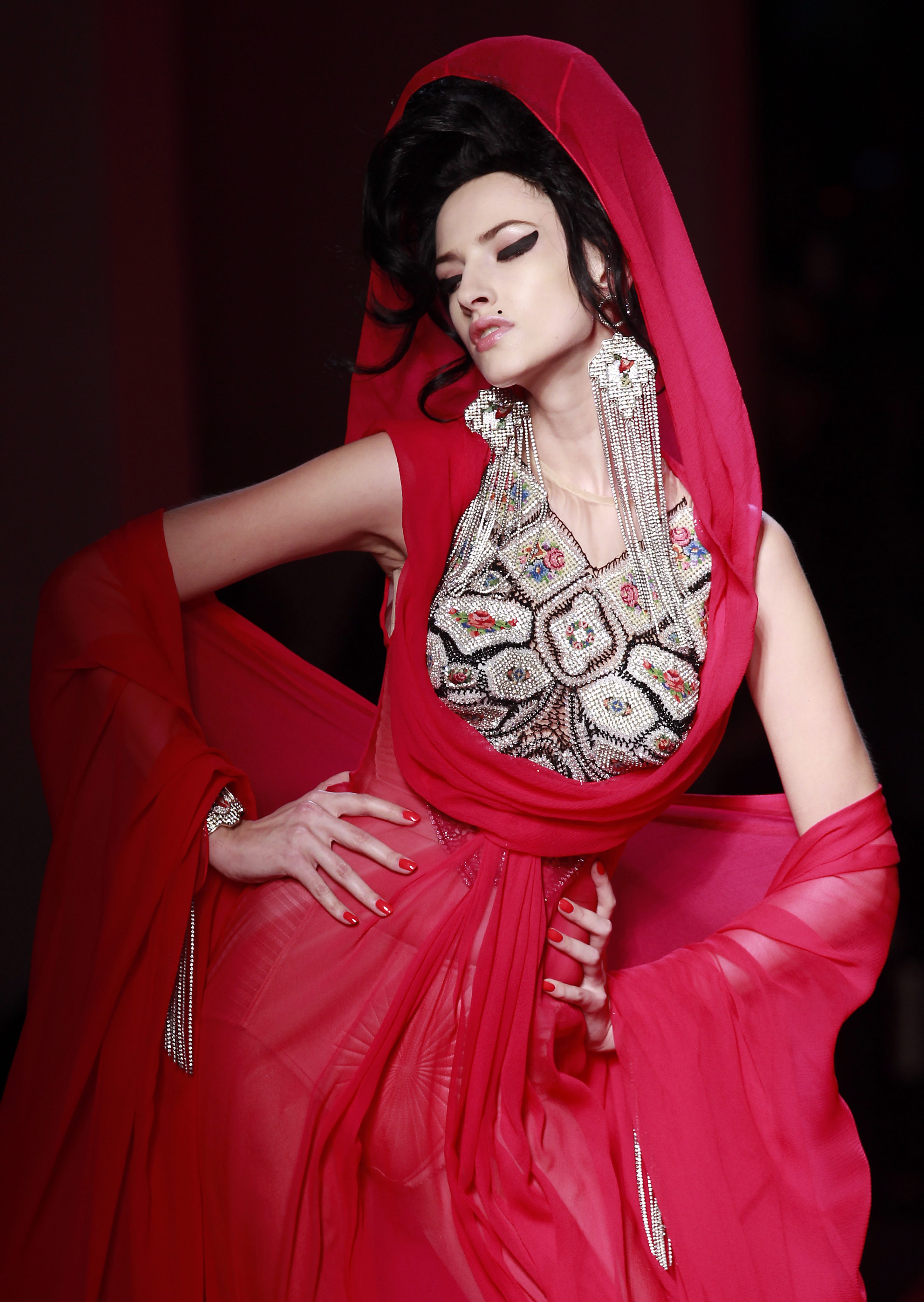 Εμπνευσμένη από την Έιμι Γουάινχαουζ η νέα κολεξιόν του Γκοτιέ