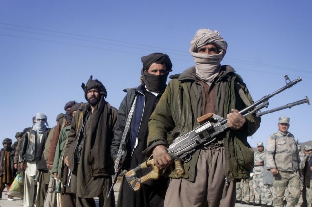 Το Πακιστάν προσφέρει βοήθεια στους Αφγανούς Ταλιμπάν, σύμφωνα με έκθεση του ΝΑΤΟ