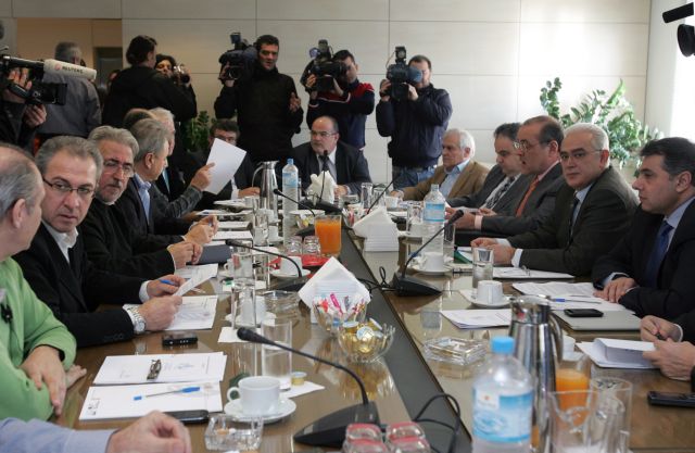 Σημεία σύγκλισης στα εργασιακά θα αναζητήσουν ΓΣΕΕ-εργοδότες την Πέμπτη