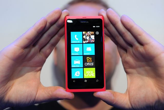 Σε 24 άτοκες δόσεις το Nokia Lumia 800 στον Κωτσόβολο