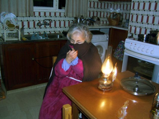 Μόνο με εντολή του ΥΠΟΙΚ θα κόβεται το ρεύμα για απλήρωτο χαράτσι