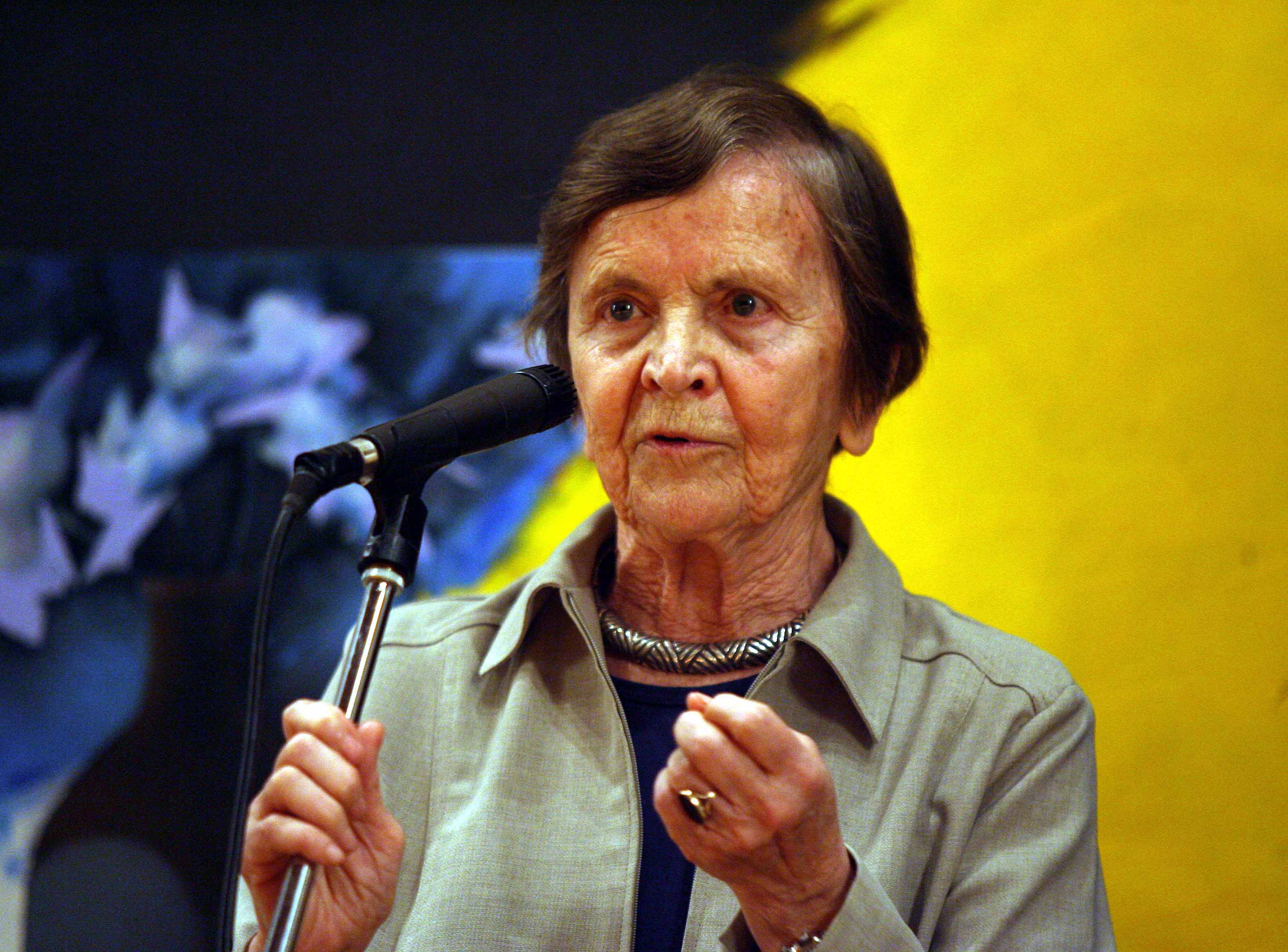 Η Ελένη Γλύκατζη-Αρβελέρ συζητά με τον Όμιλο Εθελοντών Κατά του Καρκίνου Αγκαλιά-ΖΩ