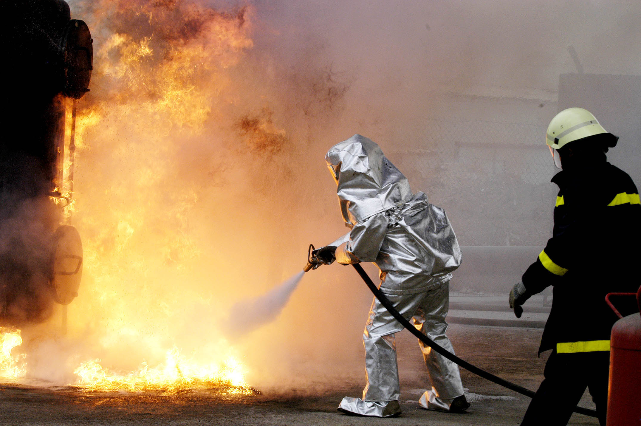 Αξιολόγηση και σε βάθος απόλυση για ένστολους και εκπαιδευτικούς ζητά η τρόικα