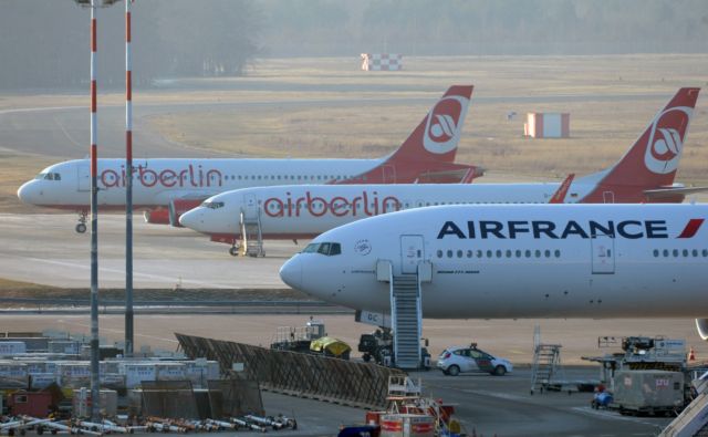 Τετραήμερη απεργία σχεδιάζουν εργαζόμενοι στις αερομεταφορές στη Γαλλία από τη Δευτέρα