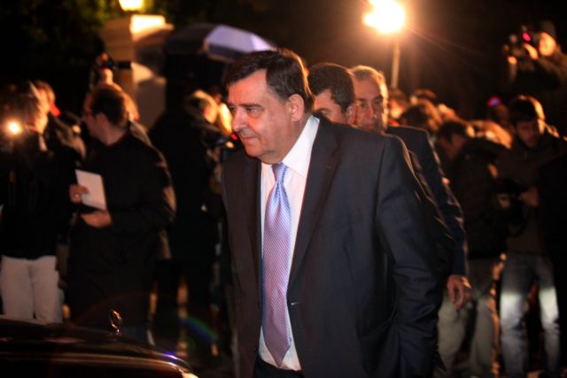 Τα πράγματα εξελίσσονται ικανοποιητικά, δήλωσε ο Γ.Καρατζαφέρης μετά την έκτακτη συνάντηση με στελέχη του ΛΑΟΣ