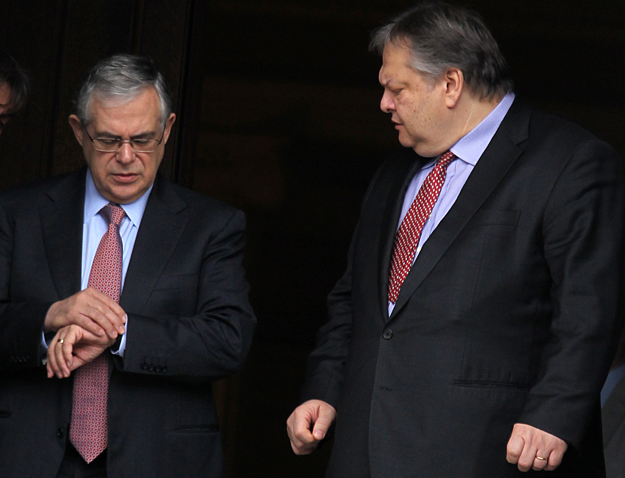 Σε ασφυκτικό πλαίσιο οι επαφές με την τρόικα, την Τρίτη η συνάντηση των αρχηγών