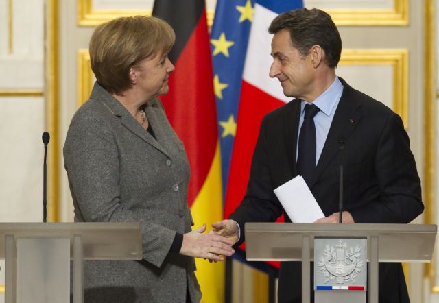 Φυσιολογικό να στηρίζουμε το «αδελφό» κόμμα του Σαρκοζί, λέει η Μέρκελ