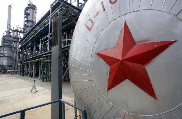 Εγκαταλείπει τo ιρανικό πετρέλαιο η Κίνα, αναζητά λύσεις σε Σαουδική Αραβία και Αφρική