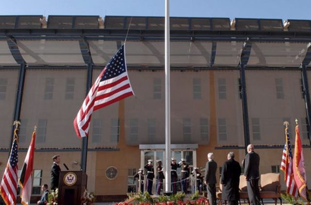 Δραστικές περικοπές στην πρεσβεία τους στο Ιράκ σχεδιάζουν οι ΗΠΑ