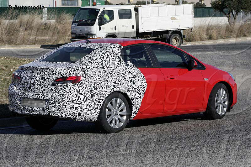 Opel Astra Sedan 2012: Διαχρονική αξία