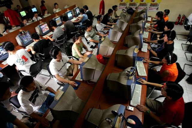 Ποιοι θεωρούνται ύποπτοι για τρομοκρατία στα Internet cafe, κατά το FBI