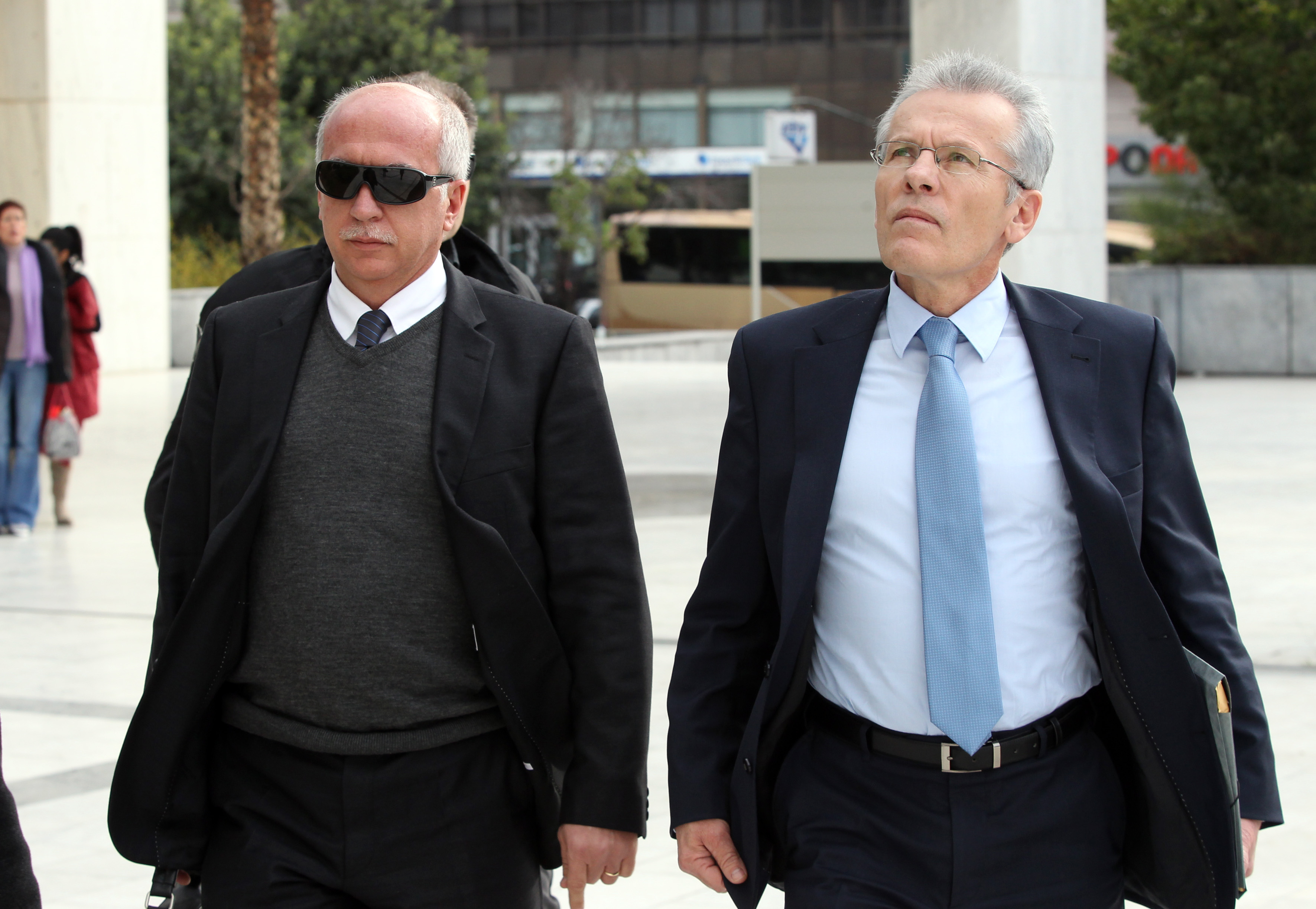 Παραμένουν οι Πεπόνης και Μουζακίτης, στη Βουλή ο φάκελος της έρευνάς τους