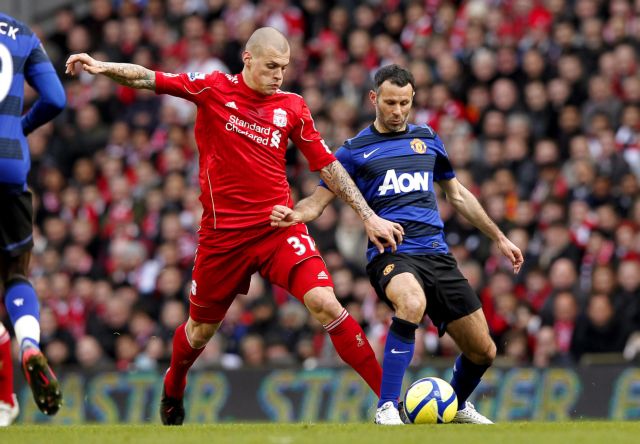 «Μάχη» Γιουνάιτεντ – Λίβερπουλ με το βλέμμα στην κορυφή