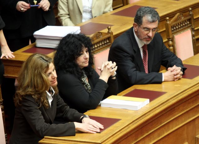 Καταψήφιζει το νέο μνημόνιο η -μόλις ορκισθείσα βουλευτής- Άννα Βαγενά