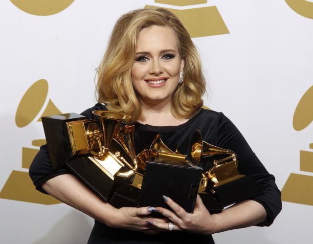 Θρίαμβος της Adele και φόρος τιμής στη Γ.Χιούστον στα φετινά Grammy