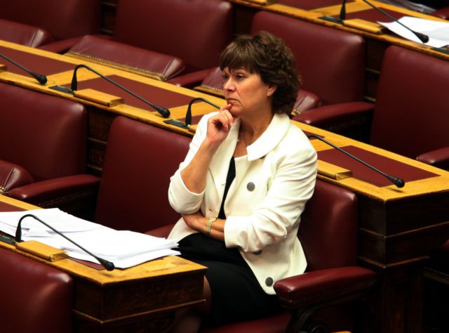 Σκληρή επίθεση κατά Γ.Παπανδρέου από την διαγραφείσα βουλευτή, Κ.Τεκτονίδου