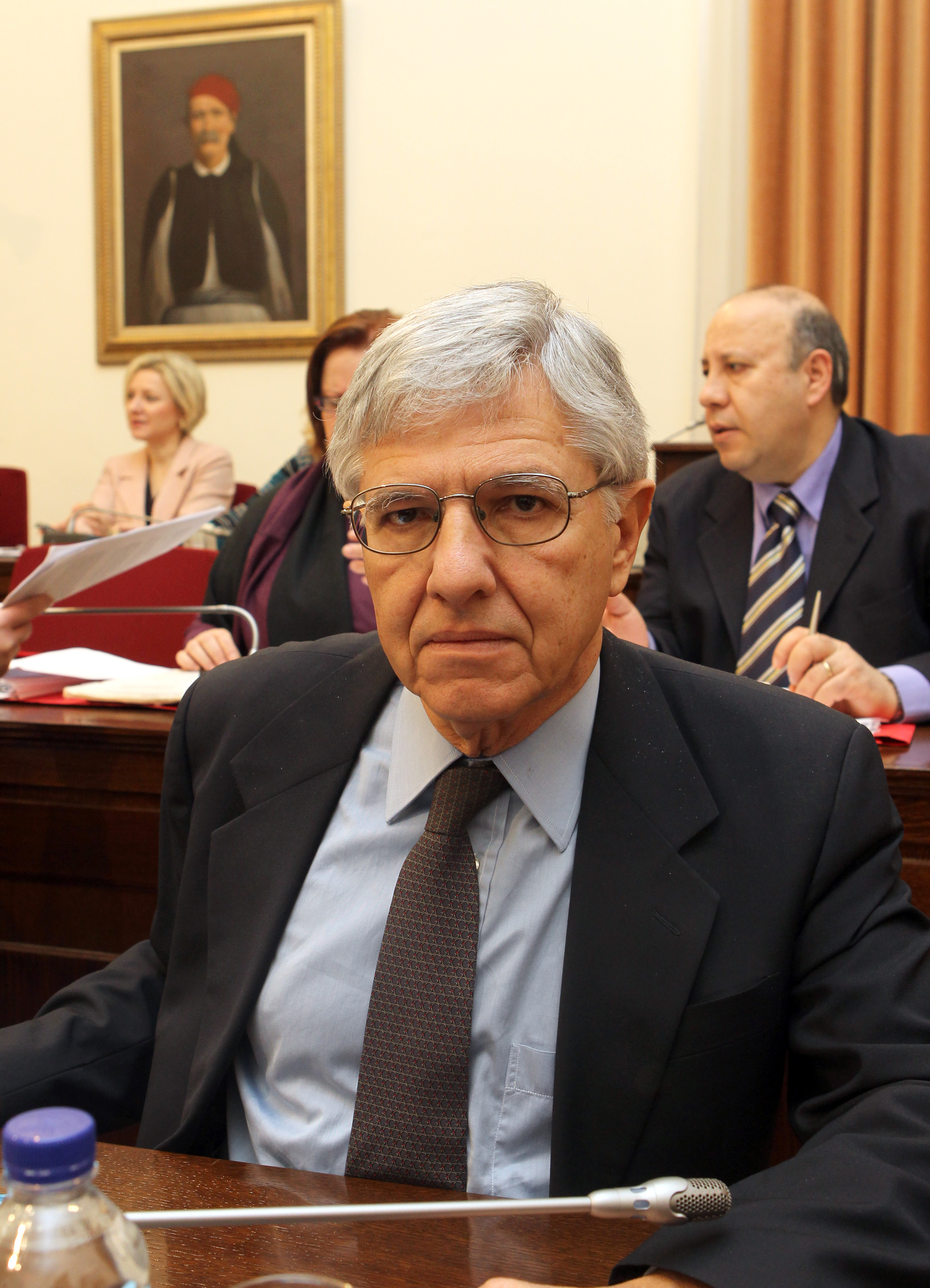 Τη μείωση της επιχορήγησης προς τα κόμματα κατά 20% προτείνει ο ΥΠΕΣ