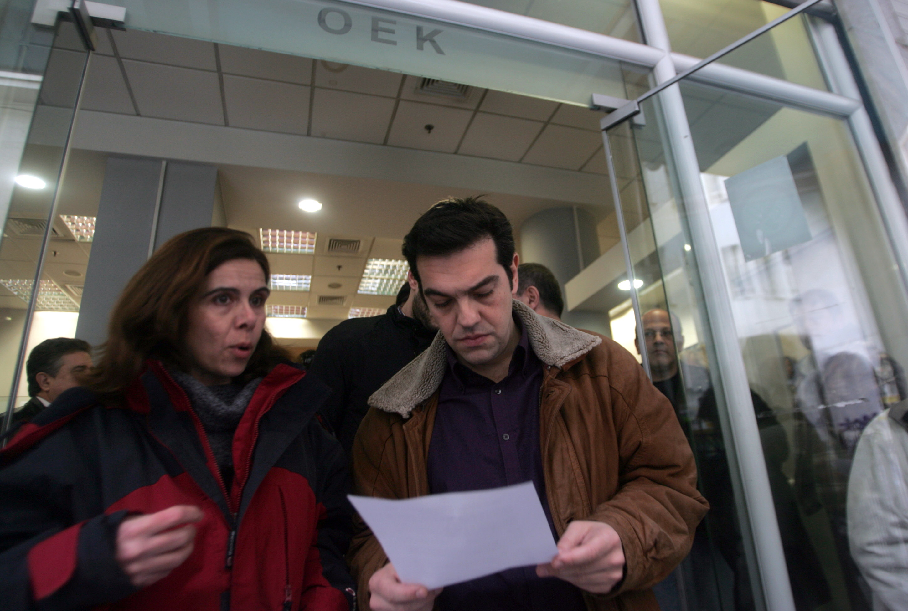 Ακατανόητη, κατά τον Αλ.Τσίπρα, η απόφαση για κλείσιμο του ΟΕΚ