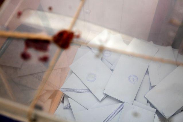 Kατακερματισμένο εμφανίζεται το πολιτικό σκηνικό σε νέα δημοσκόπηση