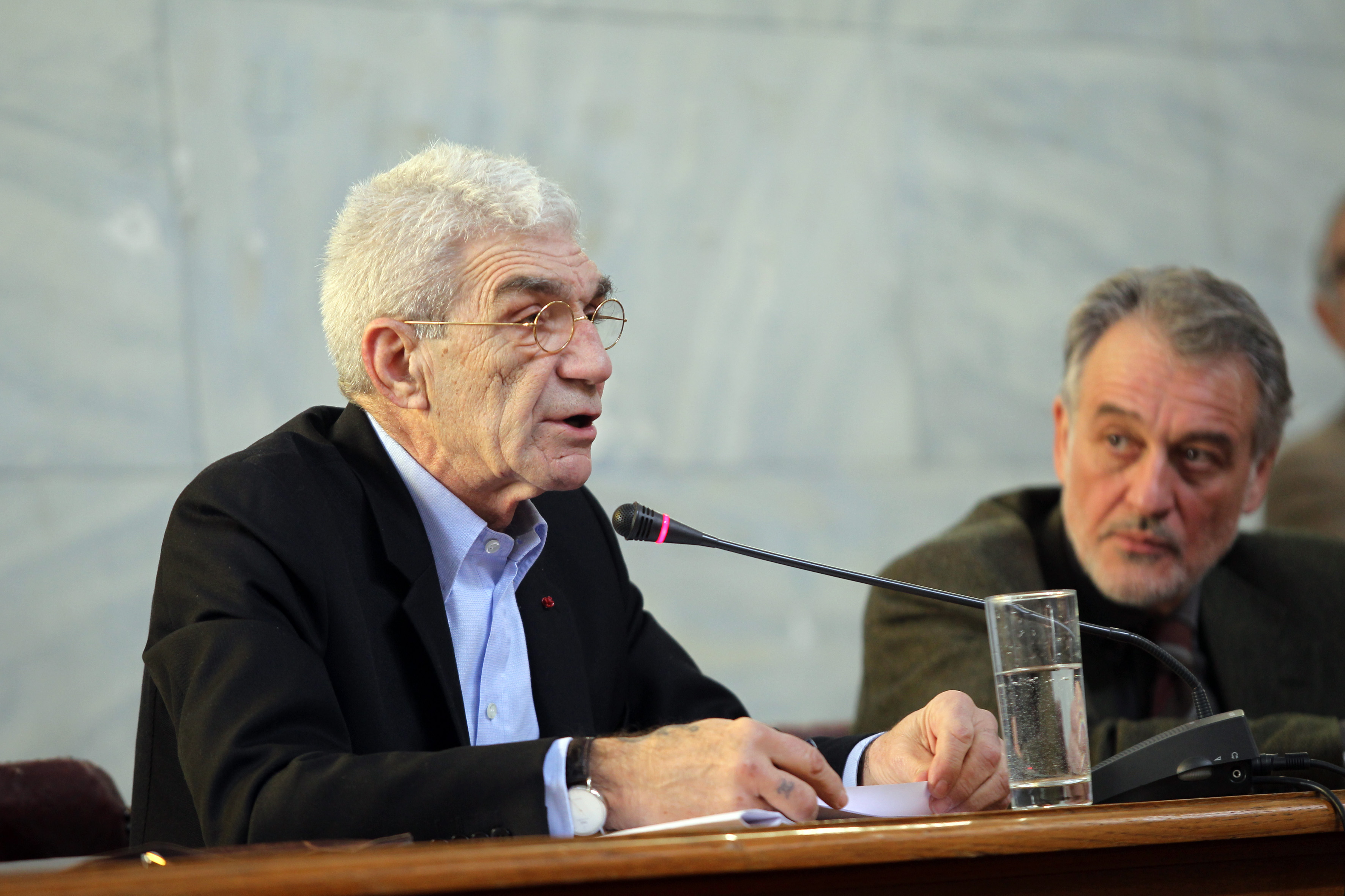 Νέα κατάληψη των συμβασιούχων στην αίθουσα του δημοτικού συμβουλίου Θεσσαλονίκης