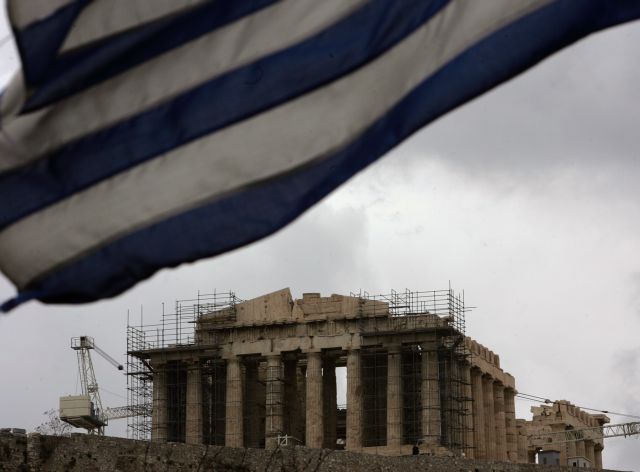 Βαθύτερο «κούρεμα» θα απαιτήσει η επίτευξη του στόχου για το χρέος, εκτιμά η τρόικα