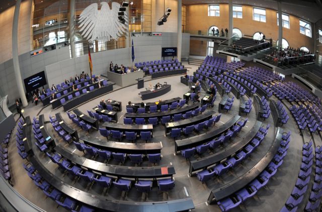 Με «αντάρτικα» απειλούνται οι ψηφοφορίες σε ευρωπαϊκά Κοινοβούλια για το νέο πακέτο