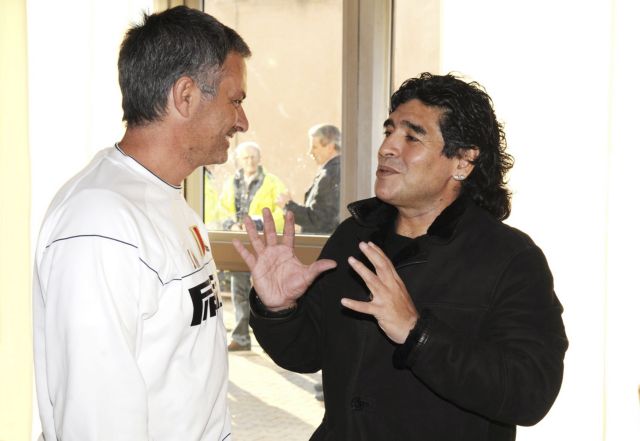 Κορυφαίος προπονητής ο Μουρίνιο κατά τον Μαραντόνα