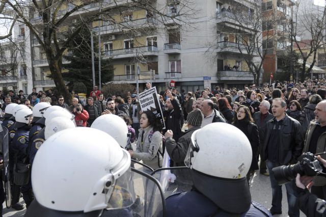 Ξεκίνησαν έρευνες για τα επεισόδια με τους μαθητές στην παρέλαση στα Ιωάννινα