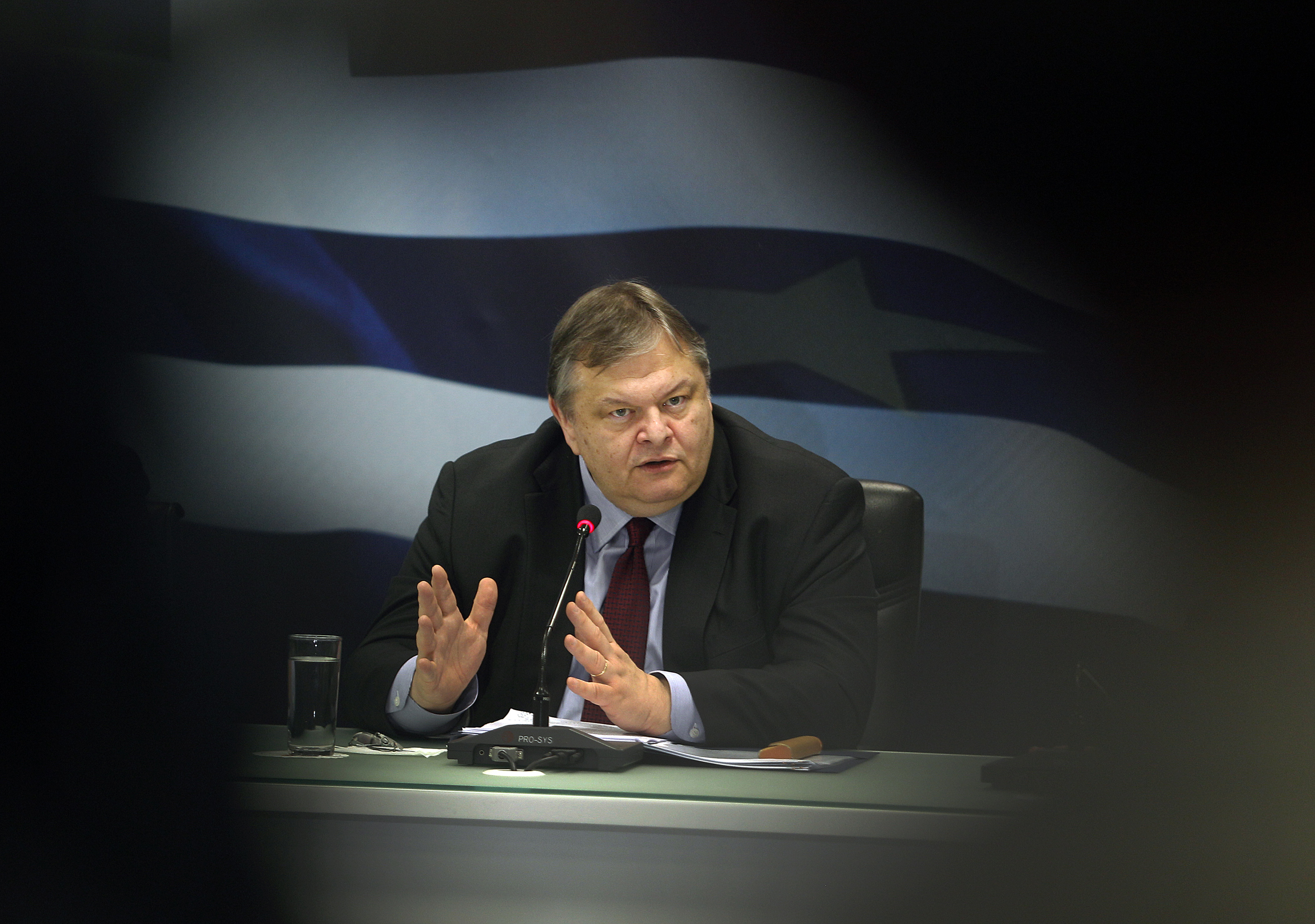 Στην Επιτροπή Οικονομικών Υποθέσεων της Βουλής το νομοσχέδιο για την ανταλλαγή ομολόγων