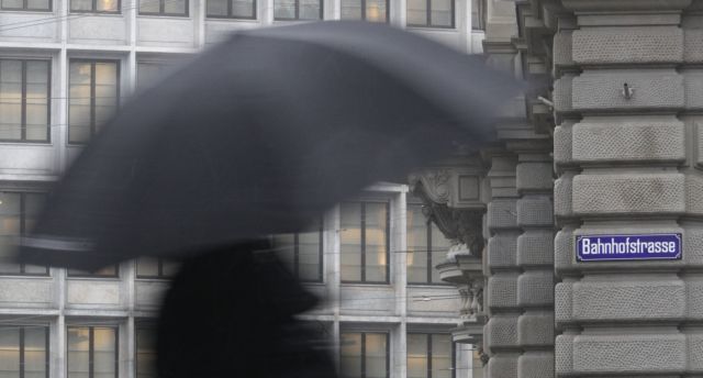 Αυστηρότερους όρους για τους ξένους καταθέτες προωθεί η ελβετική κυβέρνηση