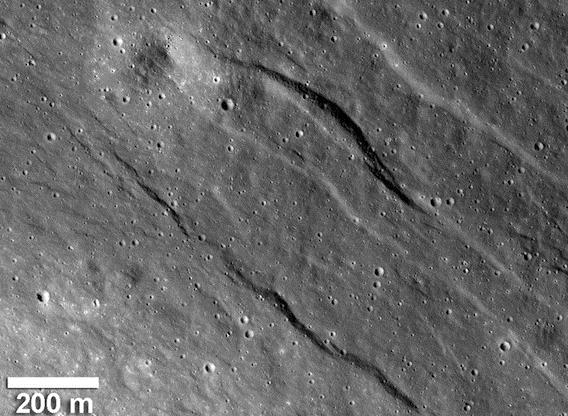 Ενδείξεις πρόσφατης γεωλογικής δραστηριότητας εντοπίστηκαν στη Σελήνη
