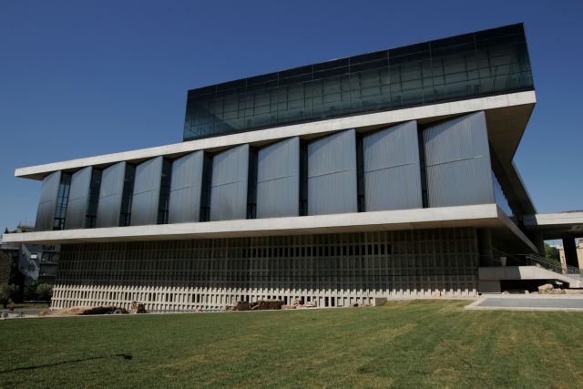 Οπερέτες και καντάδες στο Μουσείο της Ακρόπολης με θέα το αέτωμα του Εκατομπέδου