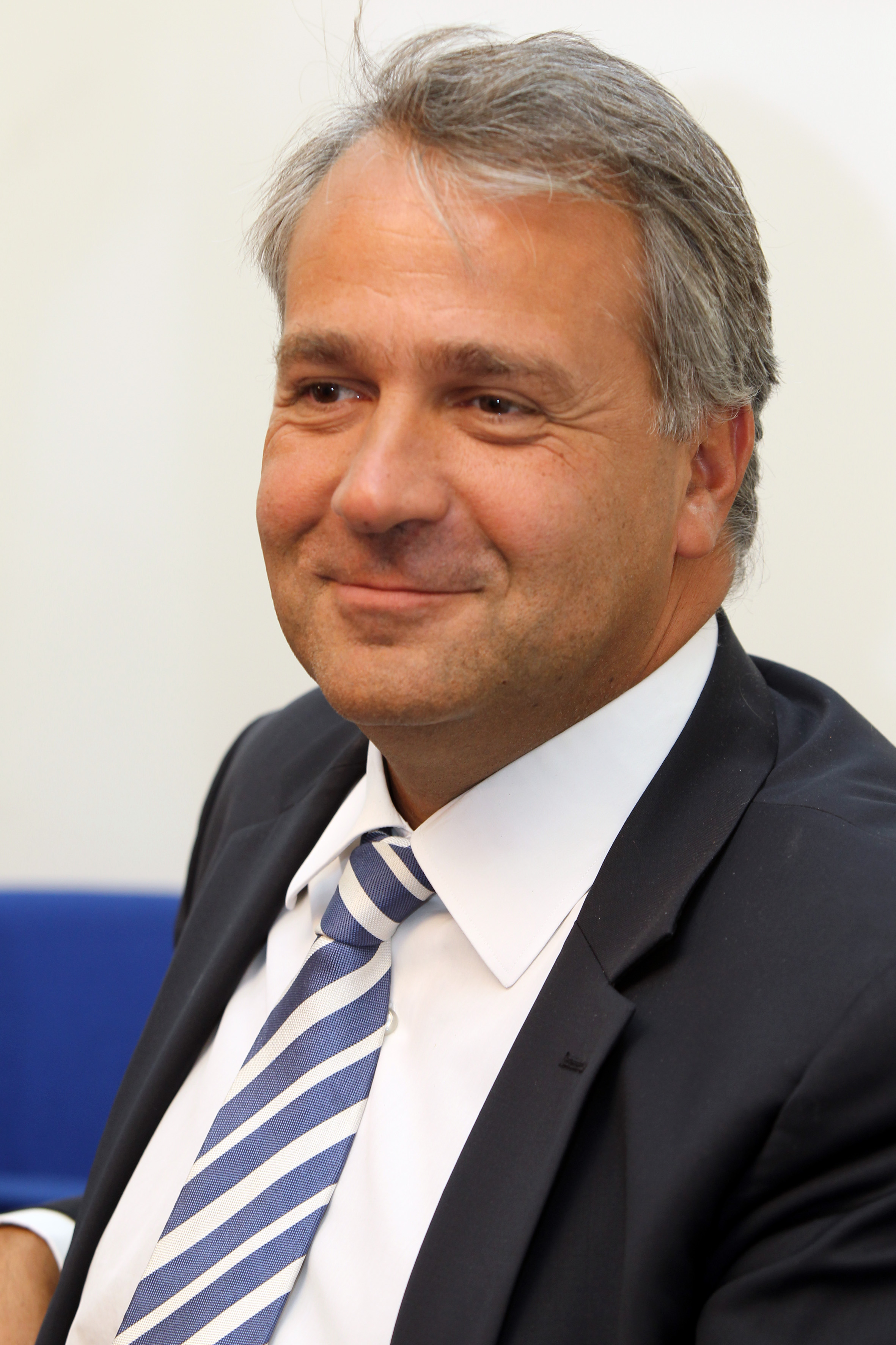 Εθνικοφιλελεύθερος και δεξιός πολιτικός δηλώνει ο Μάκης Βορίδης