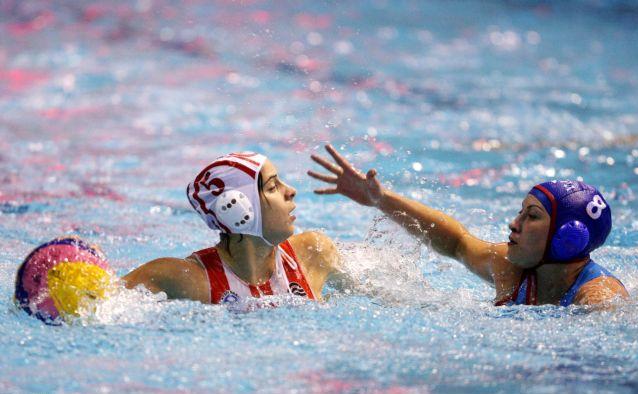 Ο Ολυμπιακός… έσπασε τα δοκάρια, αλλά νίκησε την Χάντι Μανσίσκ