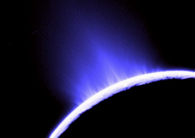 Θερμικό τρυπάνι θα μπορούσε να αναζητήσει ζωή στα παγωμένα φεγγάρια του Κρόνου